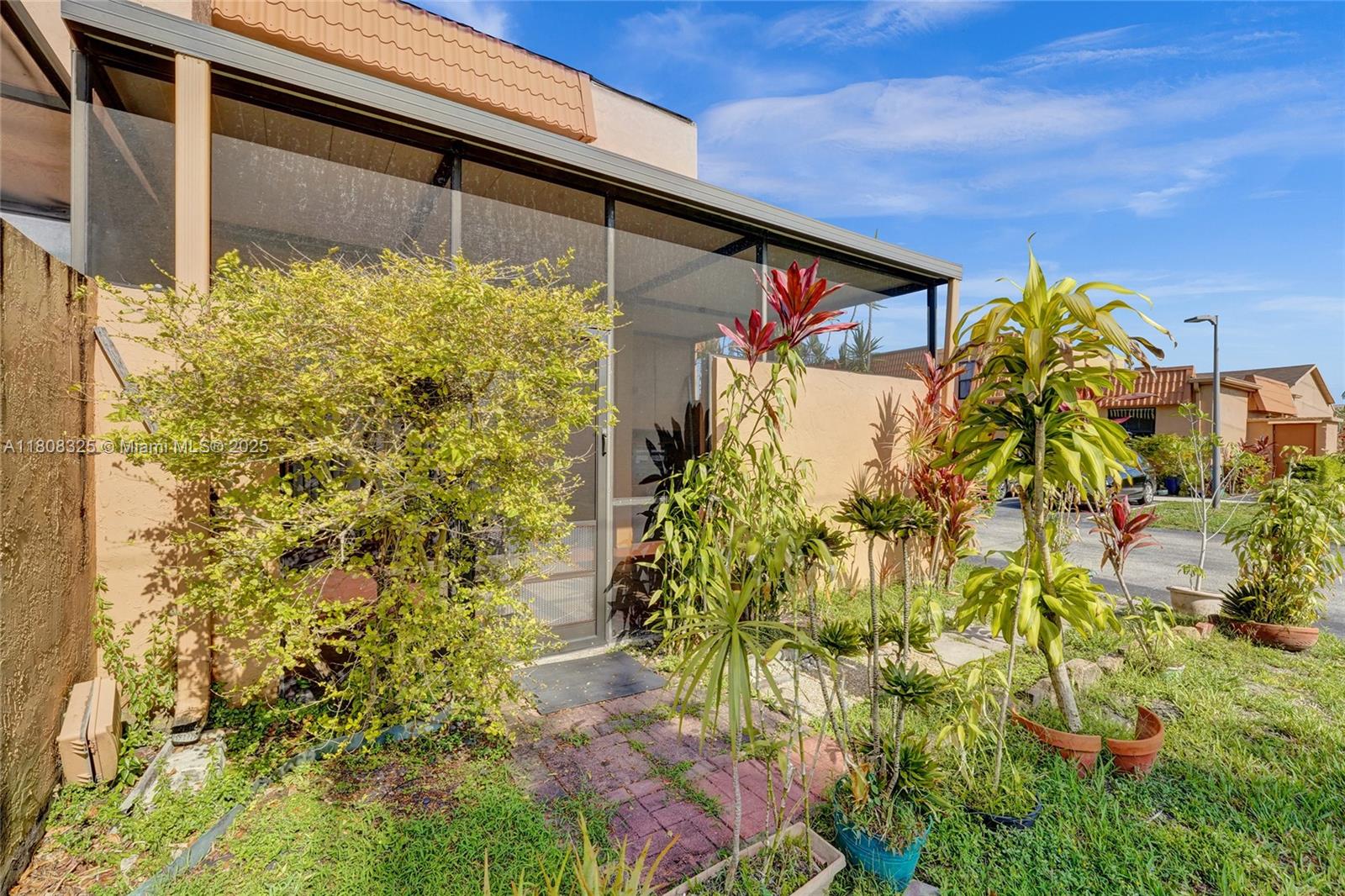 WESTVIEW CONDOMINIUM NO T - Residential