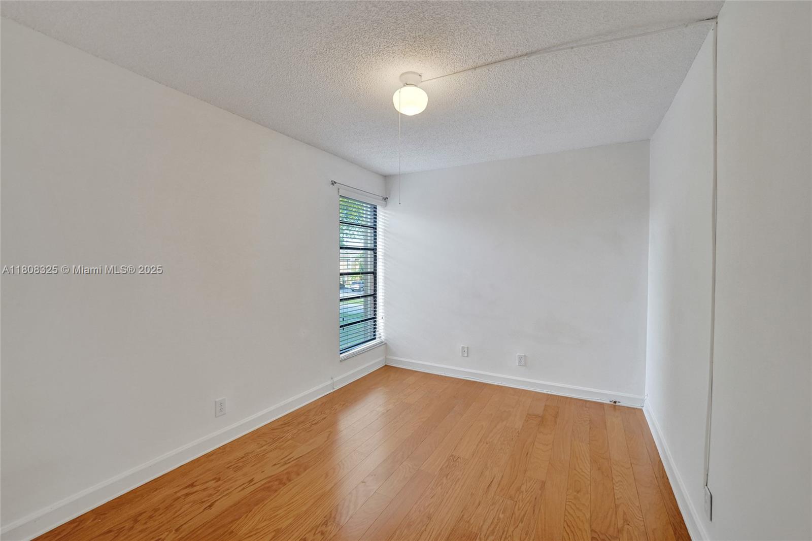 WESTVIEW CONDOMINIUM NO T - Residential