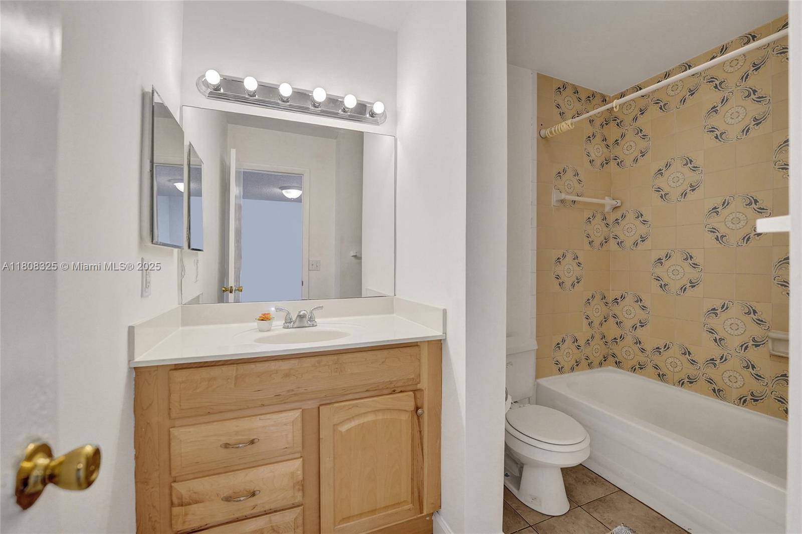 WESTVIEW CONDOMINIUM NO T - Residential