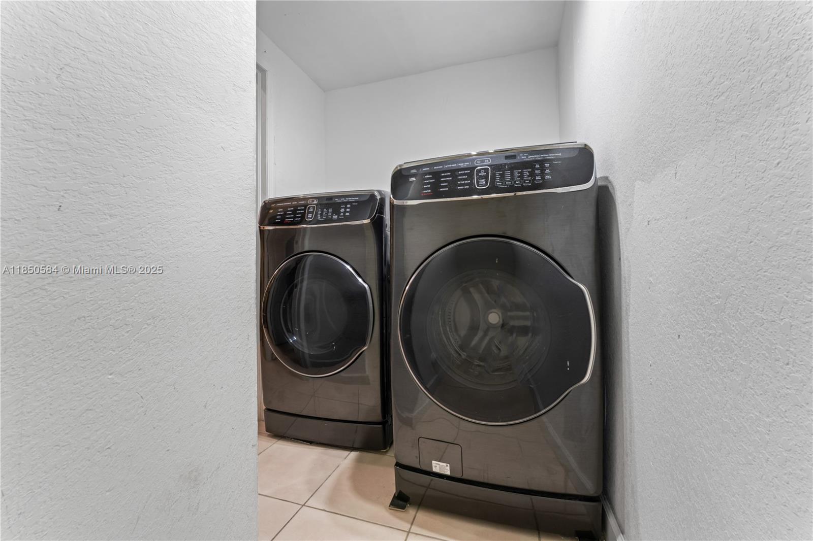 GRAND LAKES PHASE I - Residential