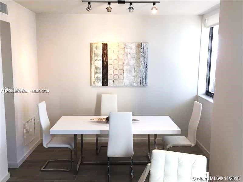 999 SW 1st Ave 2115