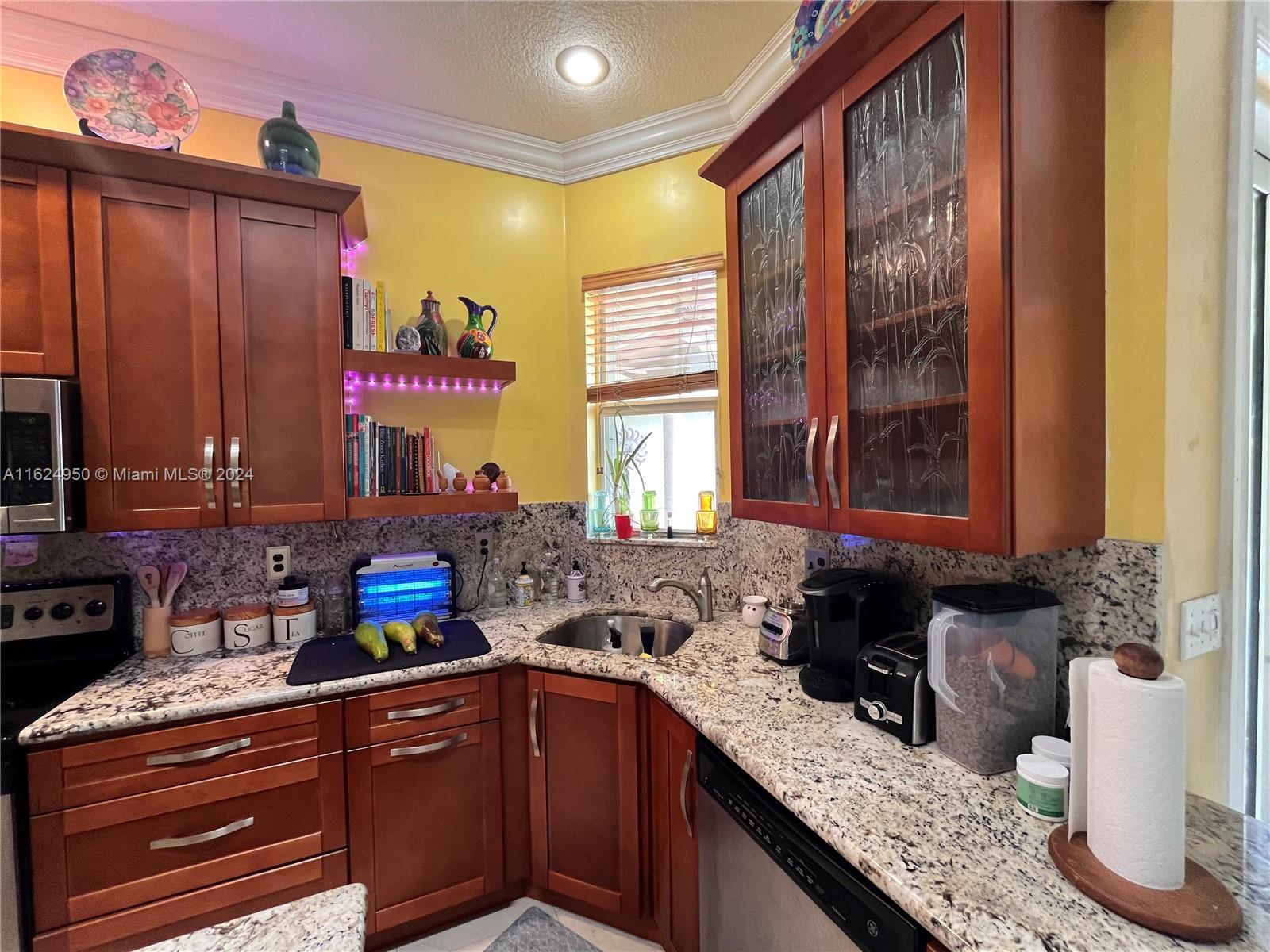 Photo 9 of 21 of 17521 SW 93rd Pl house