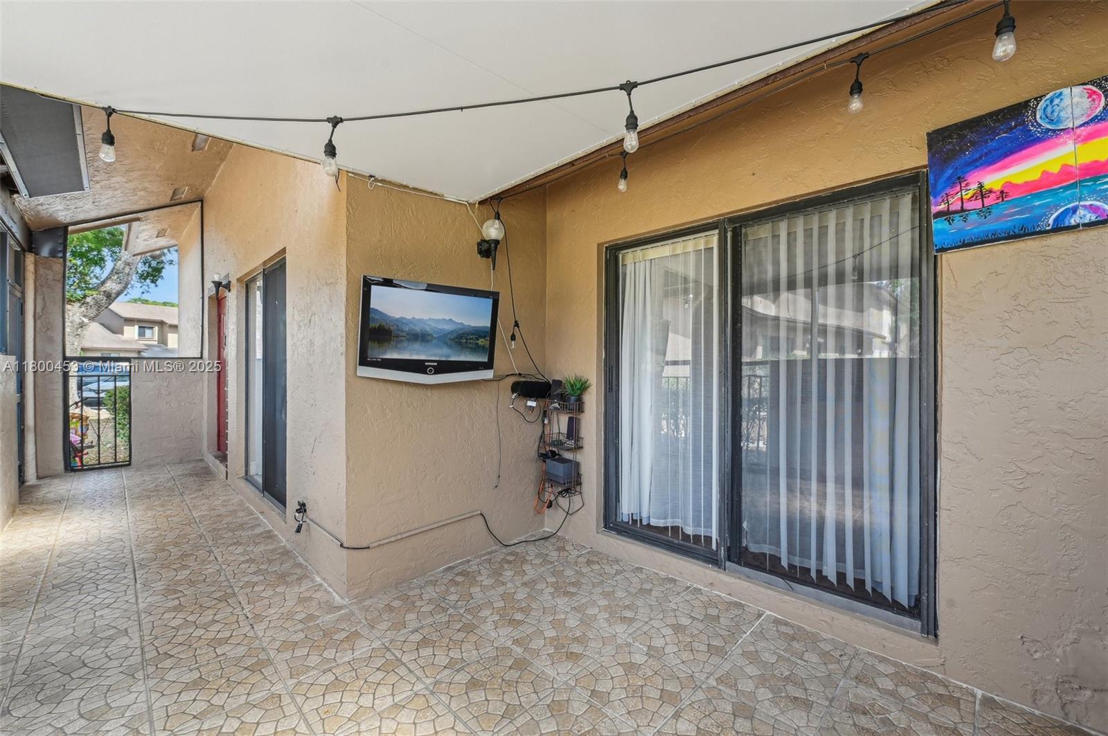 2323 NW 37th Ave