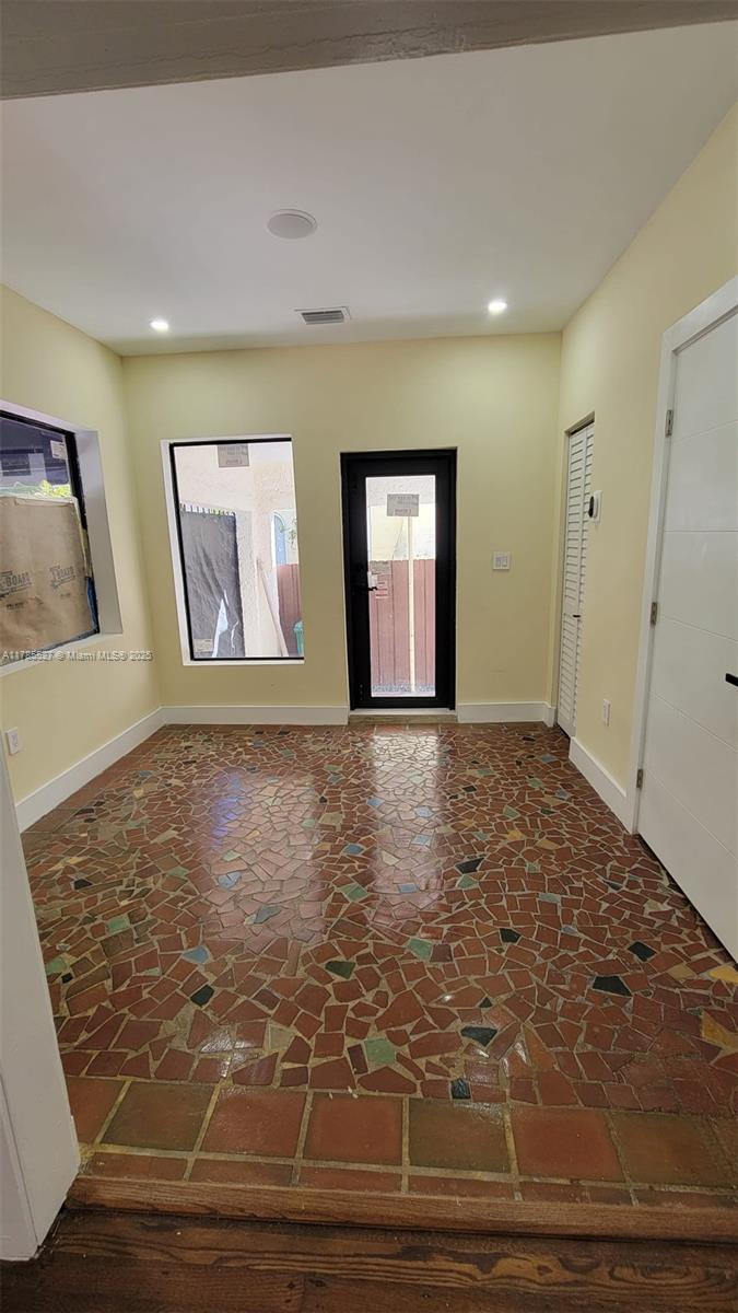 SOUTH SHENANDOAH - Residential Lease