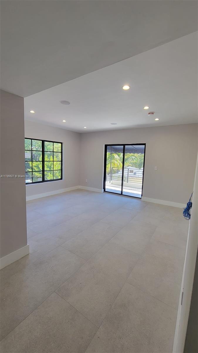 SOUTH SHENANDOAH - Residential Lease