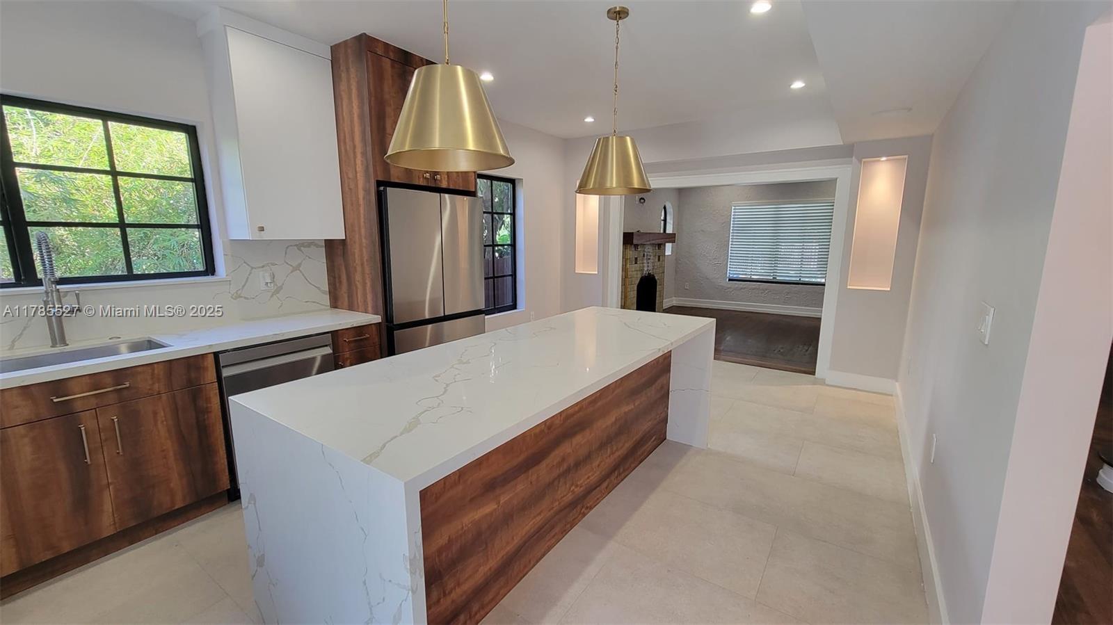 SOUTH SHENANDOAH - Residential Lease