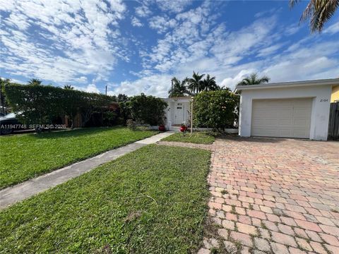 Photo of 2104 N 14th Ct, Hollywood, FL 33020 (MLS # A11947748)