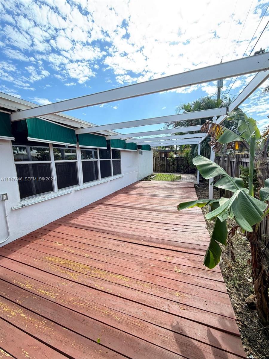 FLAMINGO MANORS - Residential