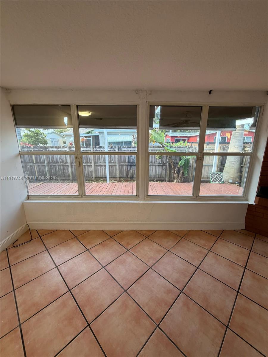 FLAMINGO MANORS - Residential