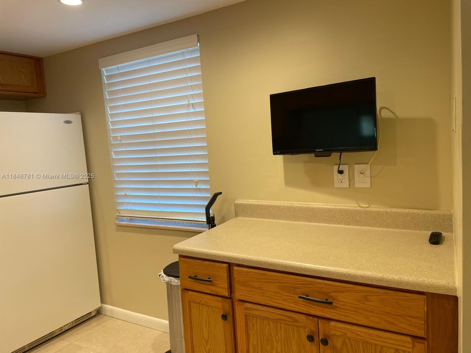 MEADOWBROOK LAKES VIEW CO - Residential