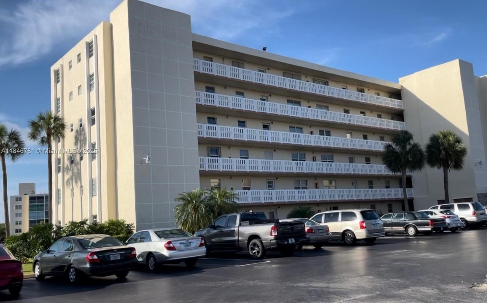 MEADOWBROOK LAKES VIEW CO - Residential