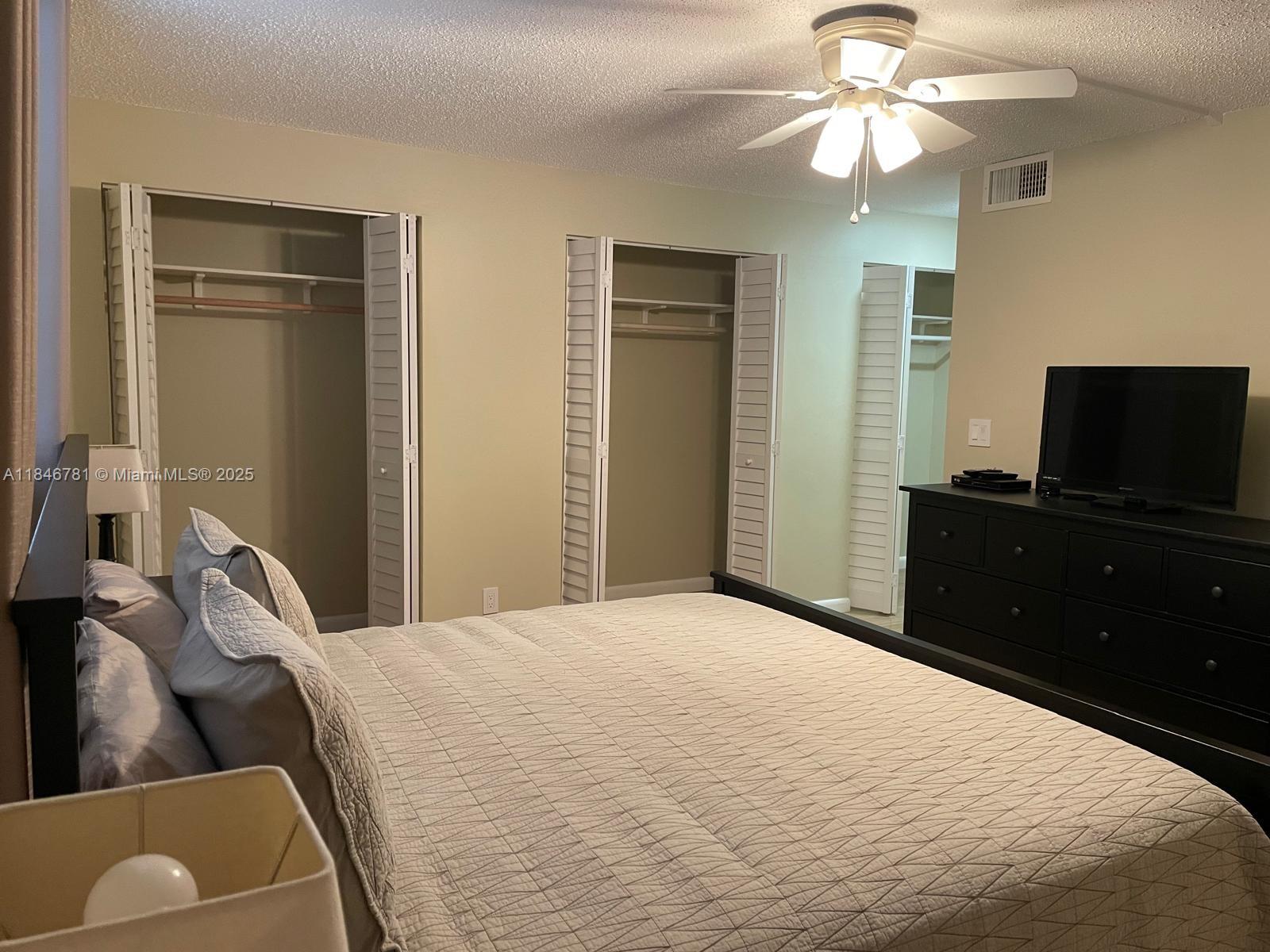 MEADOWBROOK LAKES VIEW CO - Residential