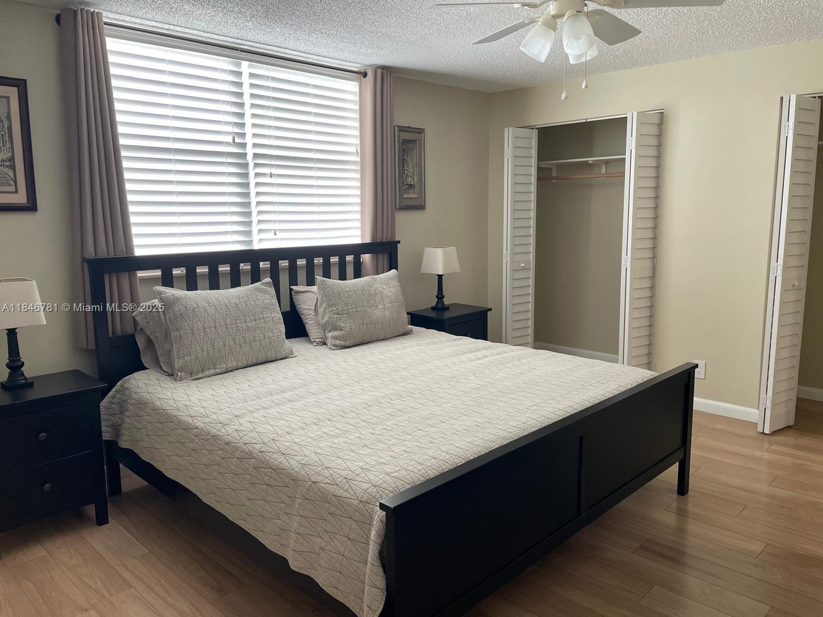 MEADOWBROOK LAKES VIEW CO - Residential