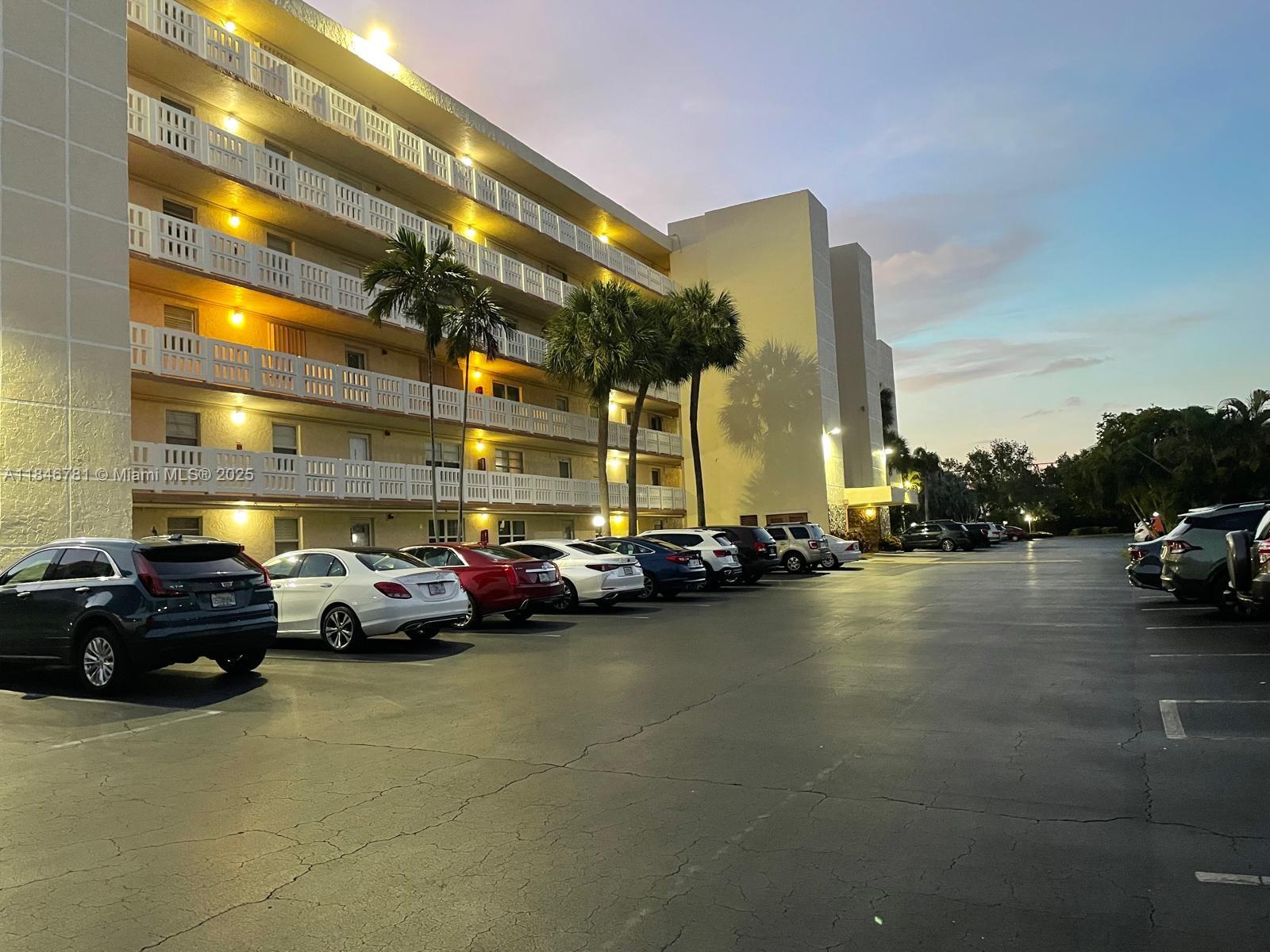 MEADOWBROOK LAKES VIEW CO - Residential