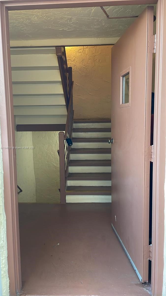 MEADOWBROOK LAKES VIEW CO - Residential