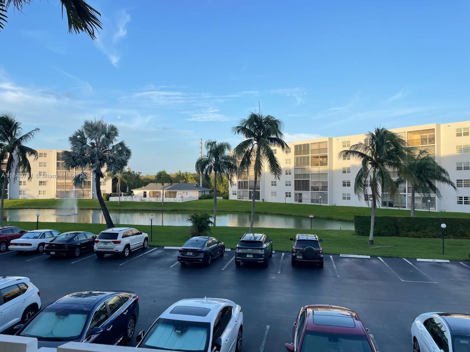 MEADOWBROOK LAKES VIEW CO - Residential