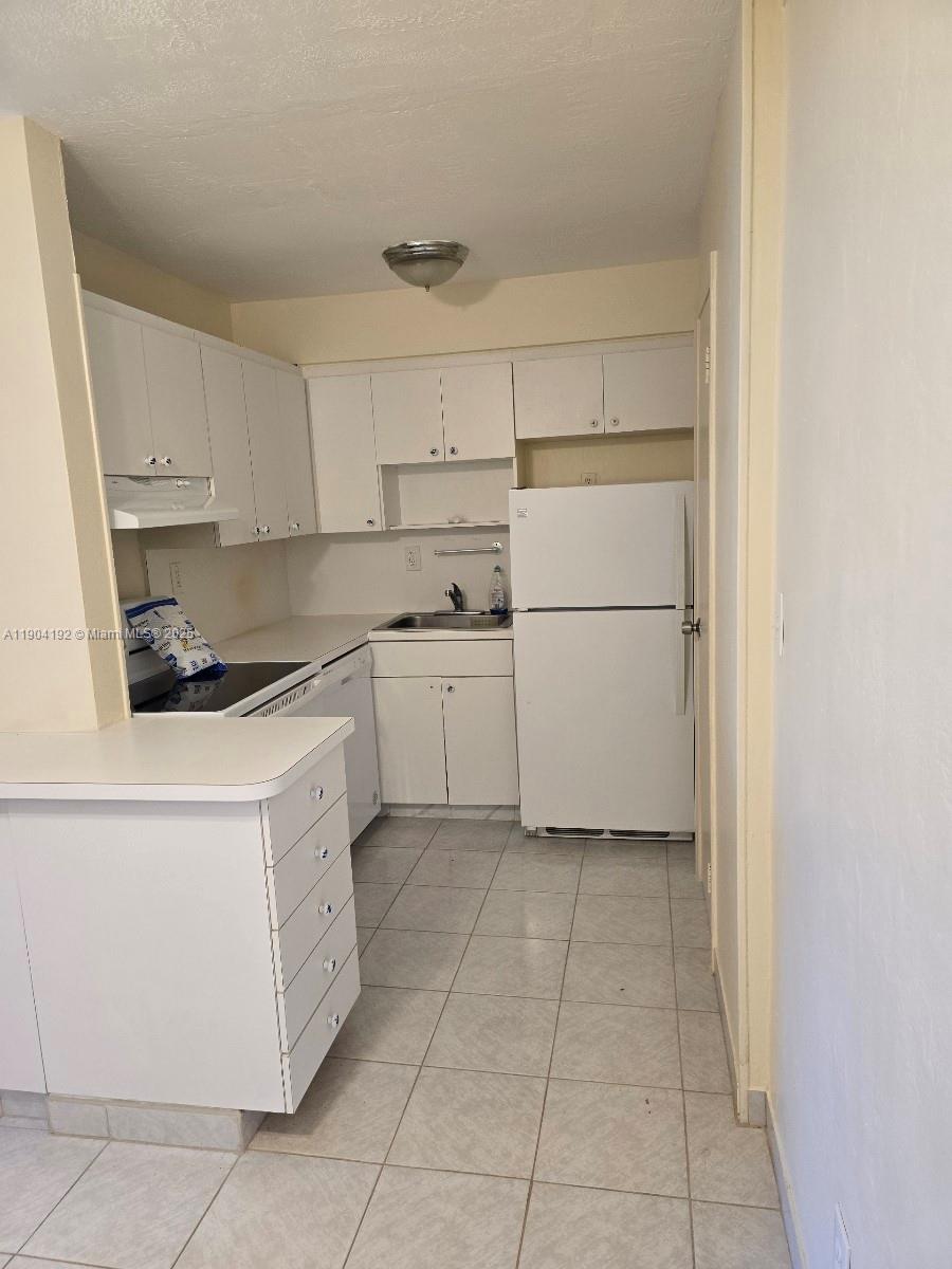 CASA GRANADA CONDO - Residential Lease