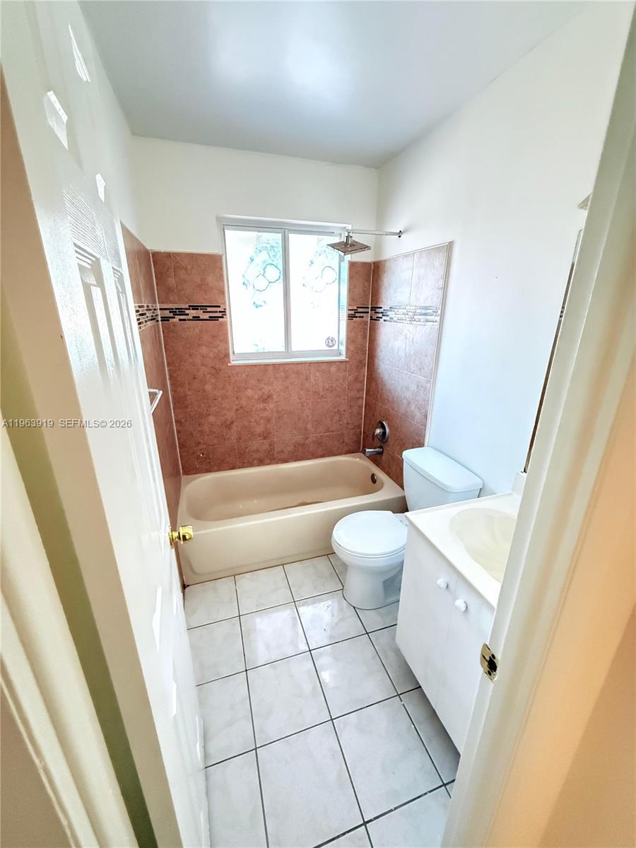 PALM BEACH VILLAS II - Residential