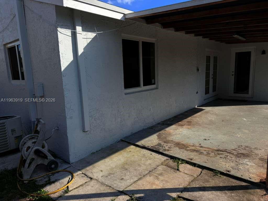 PALM BEACH VILLAS II - Residential