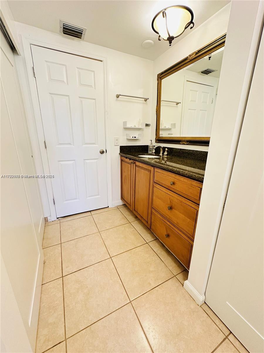 GREENSWARD VILLAGE CONDO - Residential Lease