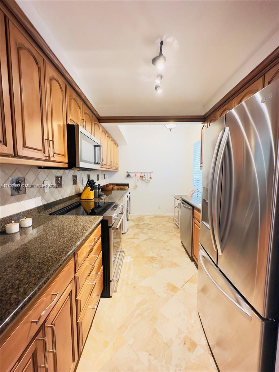 GREENSWARD VILLAGE CONDO - Residential Lease