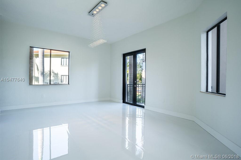 CUTLER CAY - Residential