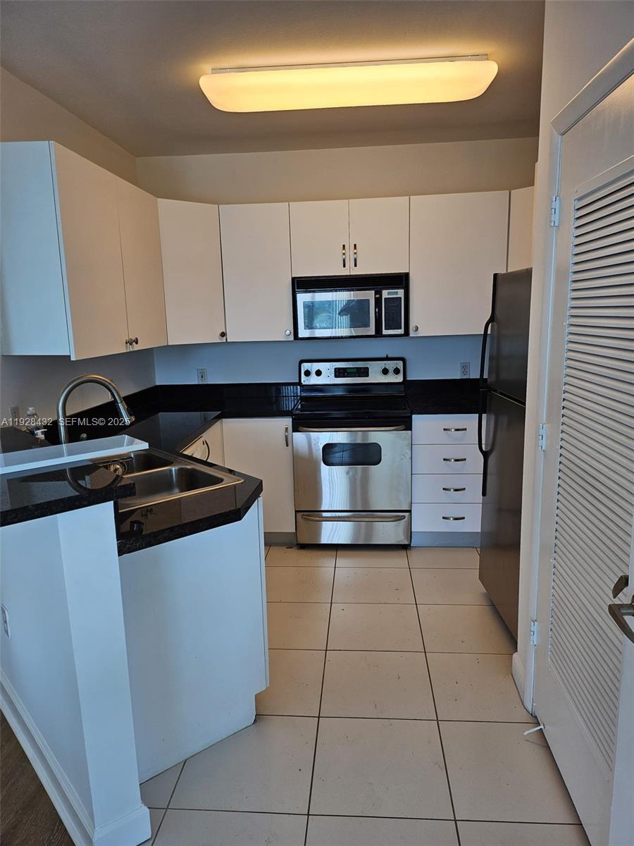 CORAL SEA VIEW CONDO - Residential Lease