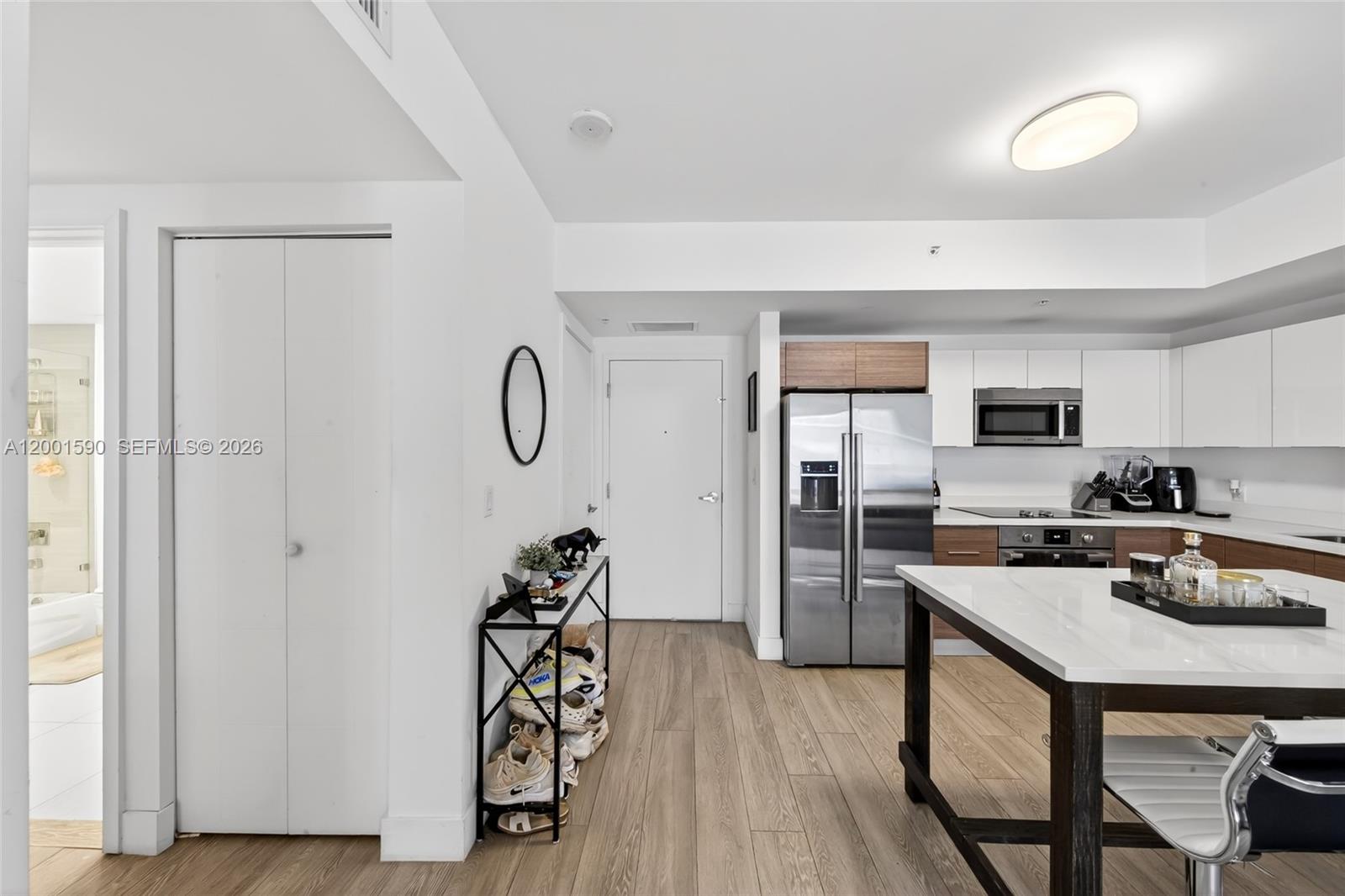 1010 SW 2nd Ave 1605