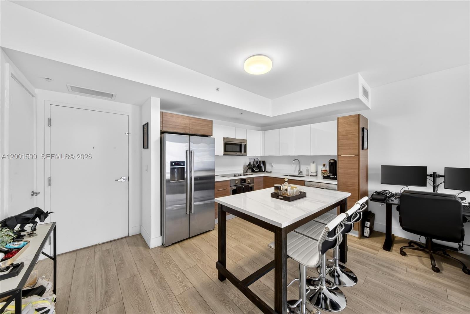 1010 SW 2nd Ave 1605