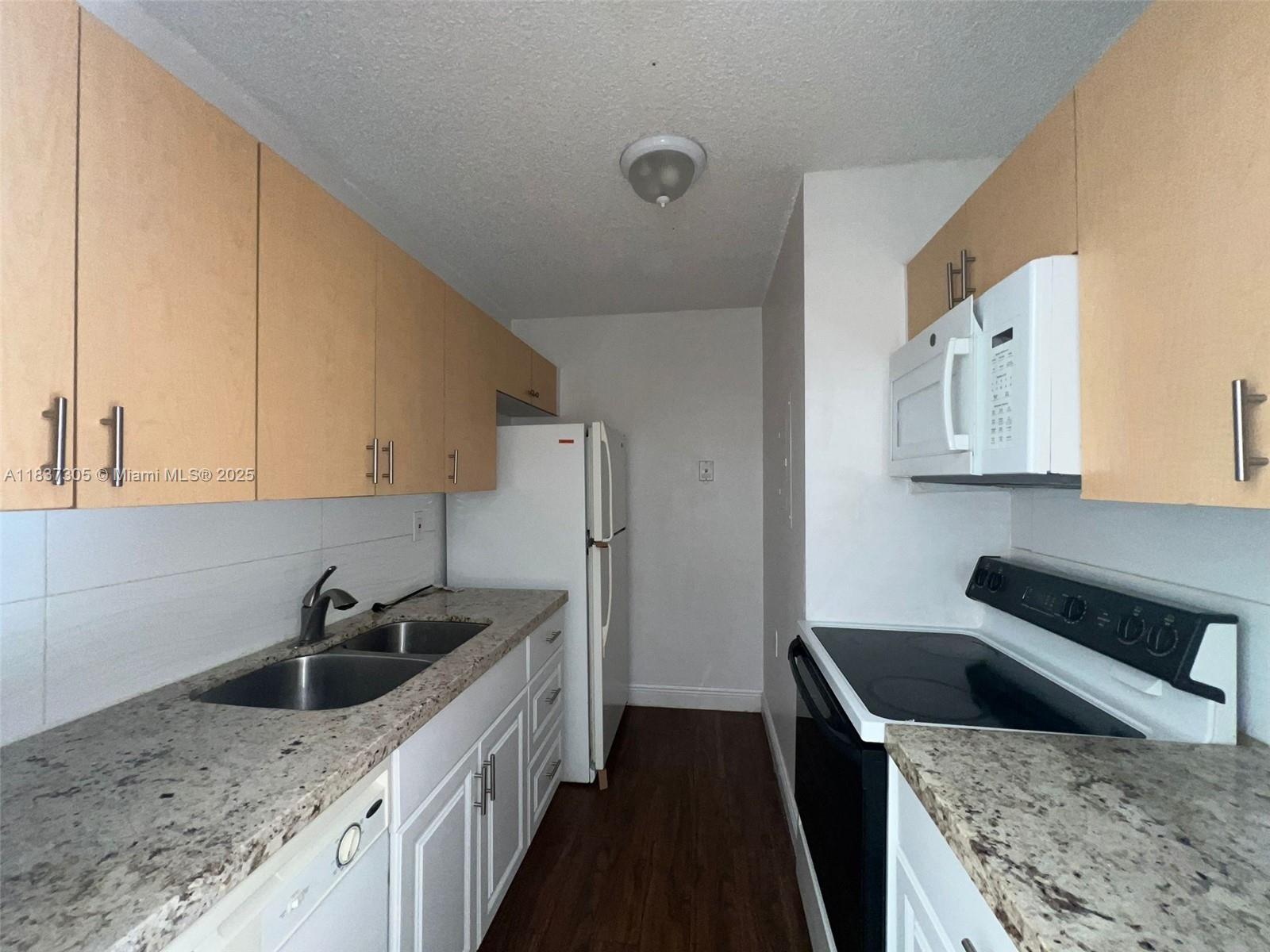 ST ANDREWS PALM BEACH CON - Residential Lease