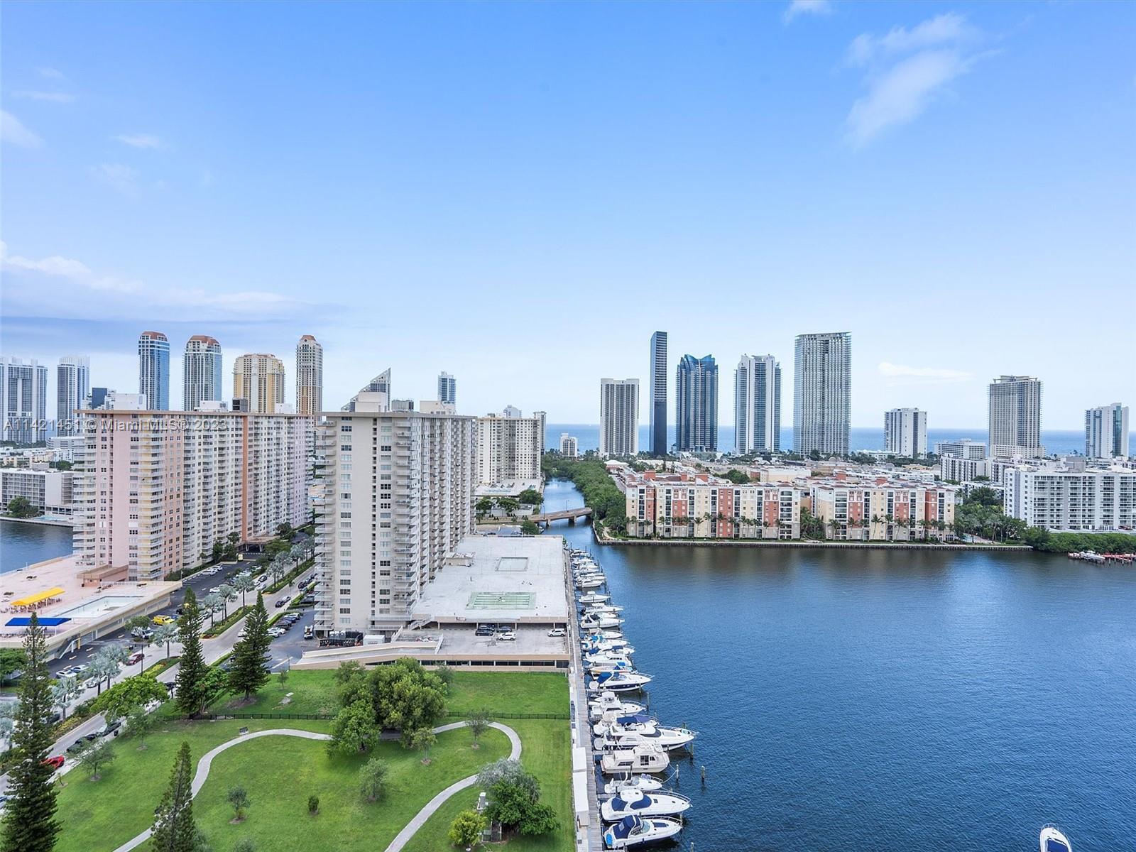 WINSTON TOWERS 700 CONDO - Residential