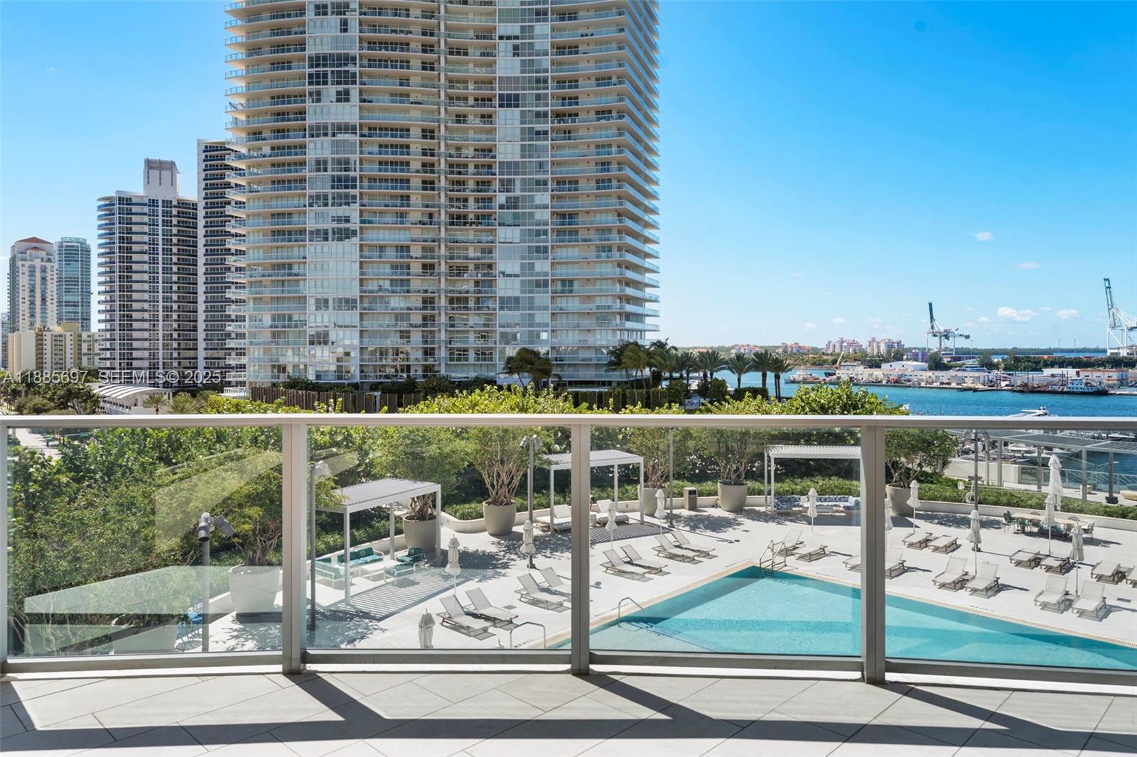 FIVE PARK - Residential