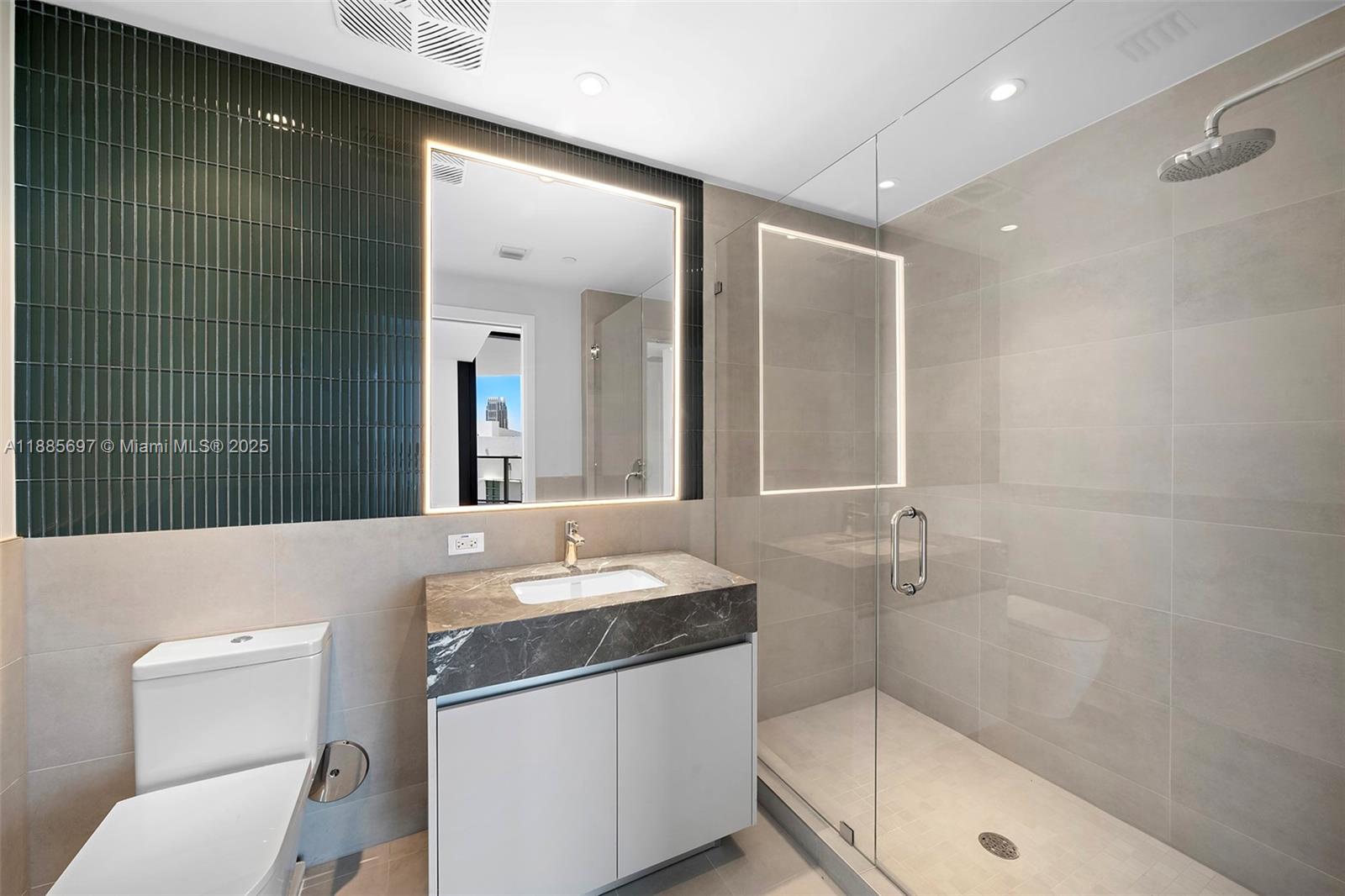 FIVE PARK - Residential