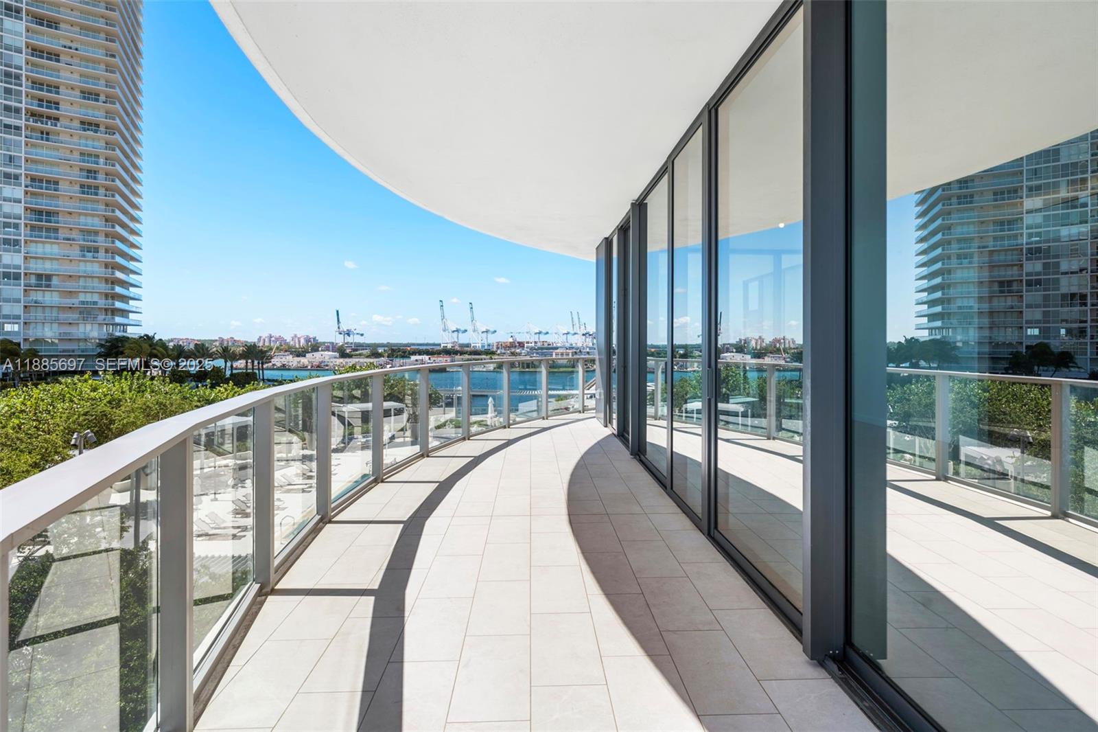 FIVE PARK - Residential