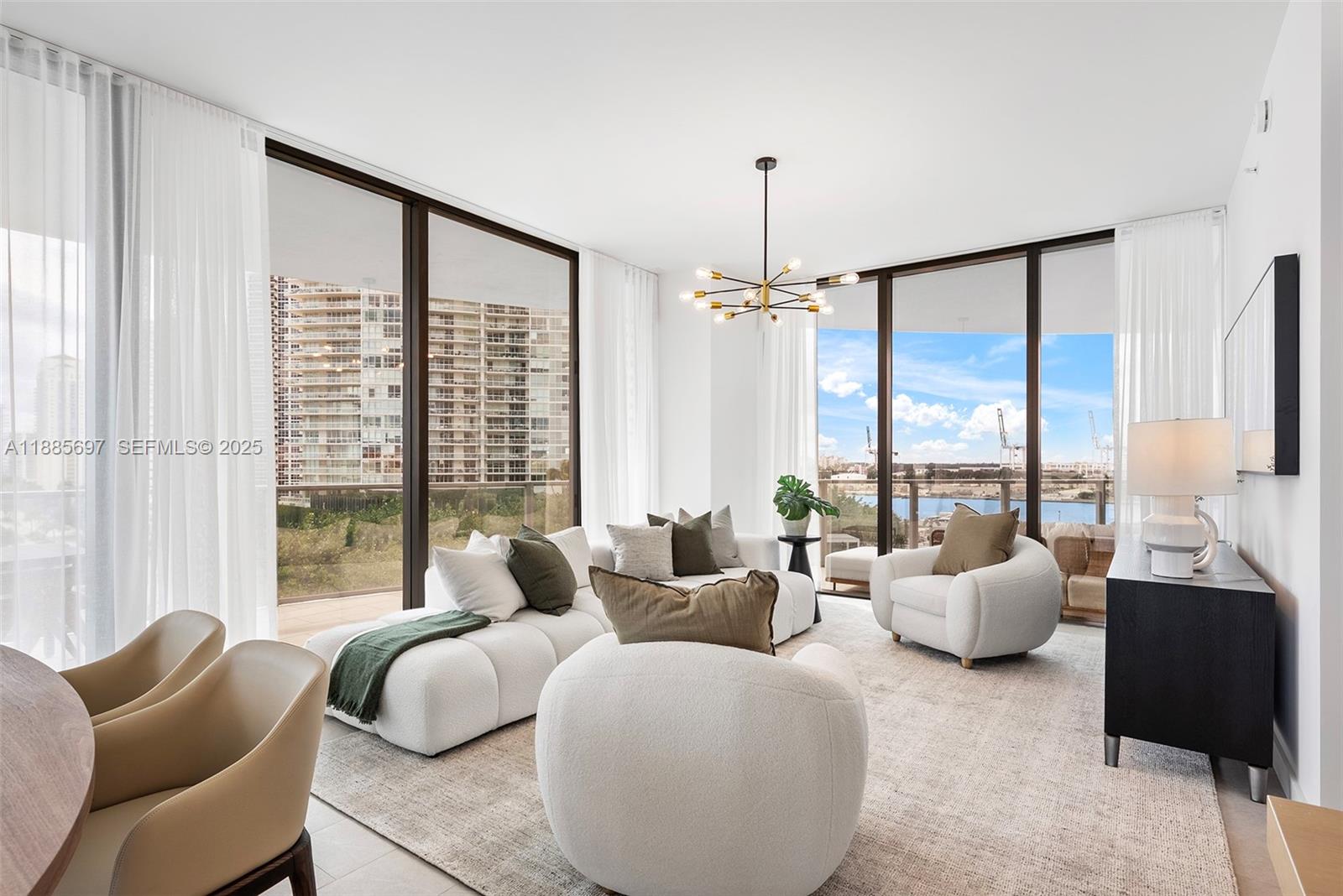 FIVE PARK - Residential