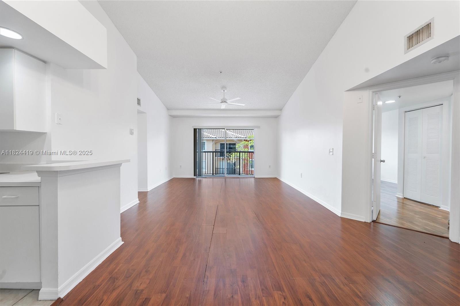 4183 N Haverhill Rd 710, West Palm Beach, FL, 33417/$195,000 2 4183 N Haverhill Rd 710