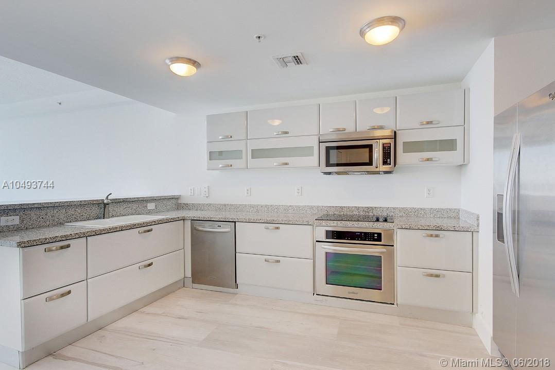 REGATTA AT INDIAN CREEK CO - Residential Lease