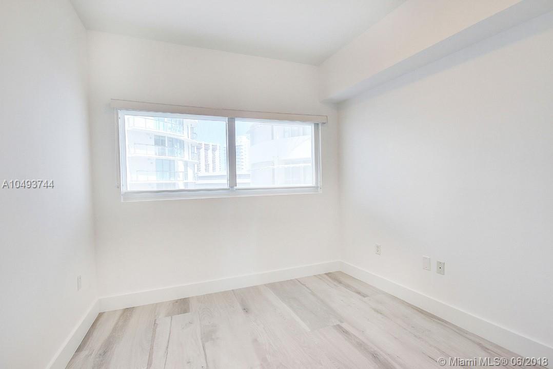 REGATTA AT INDIAN CREEK CO - Residential Lease