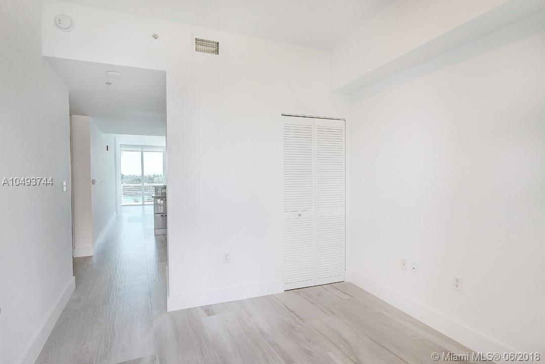 REGATTA AT INDIAN CREEK CO - Residential Lease