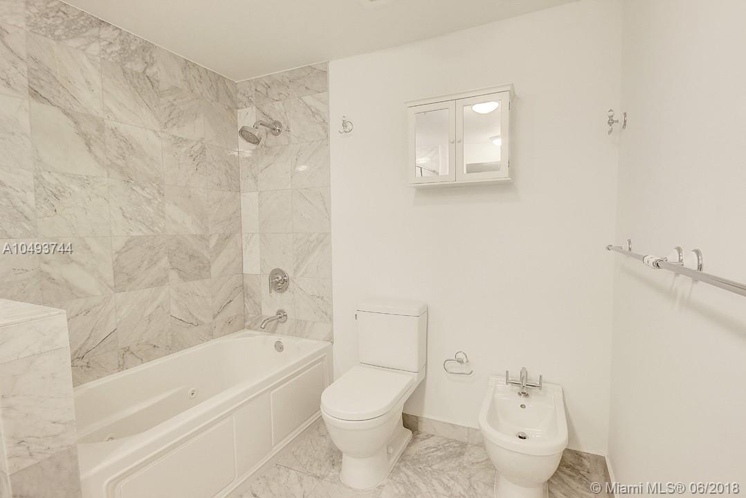 REGATTA AT INDIAN CREEK CO - Residential Lease