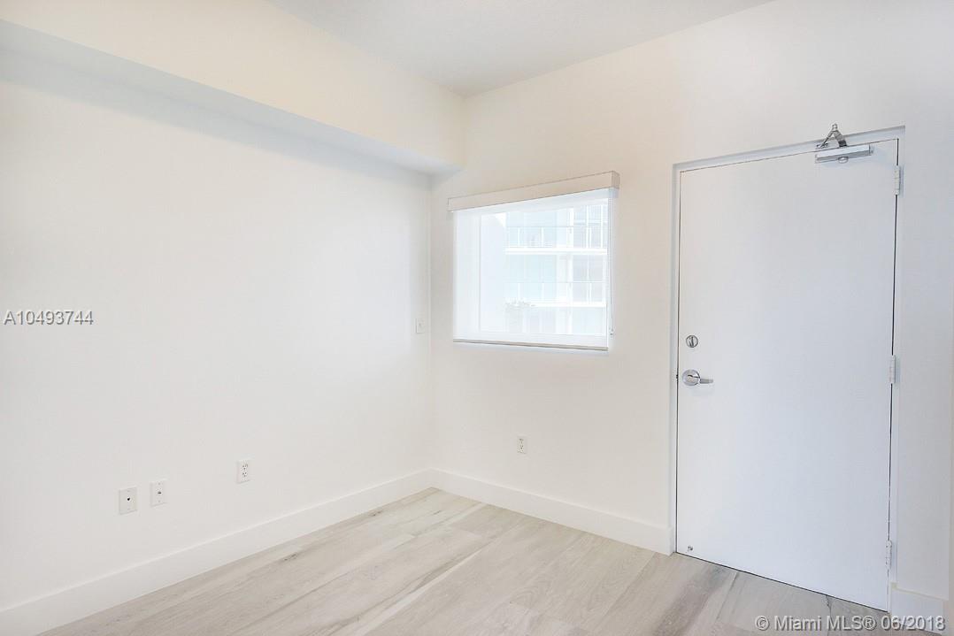 REGATTA AT INDIAN CREEK CO - Residential Lease