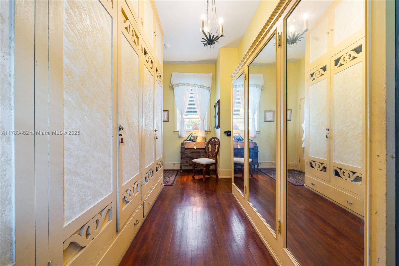 BISCAYNE HEIGHTS - Residential