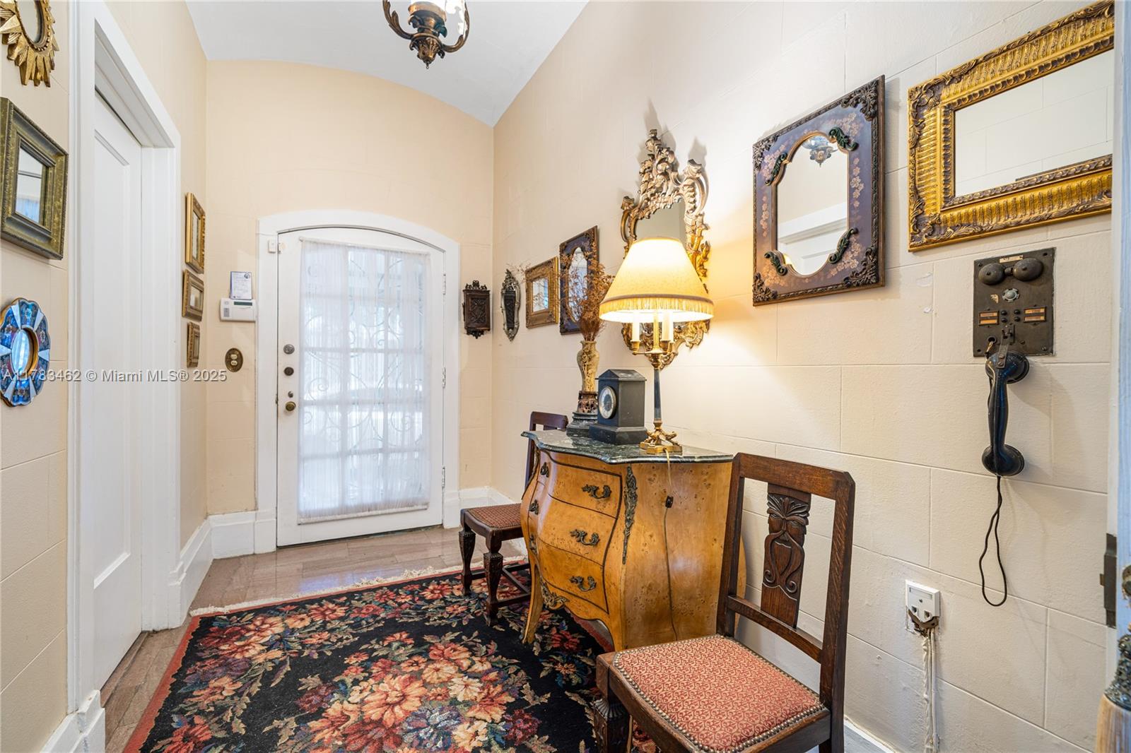 BISCAYNE HEIGHTS - Residential