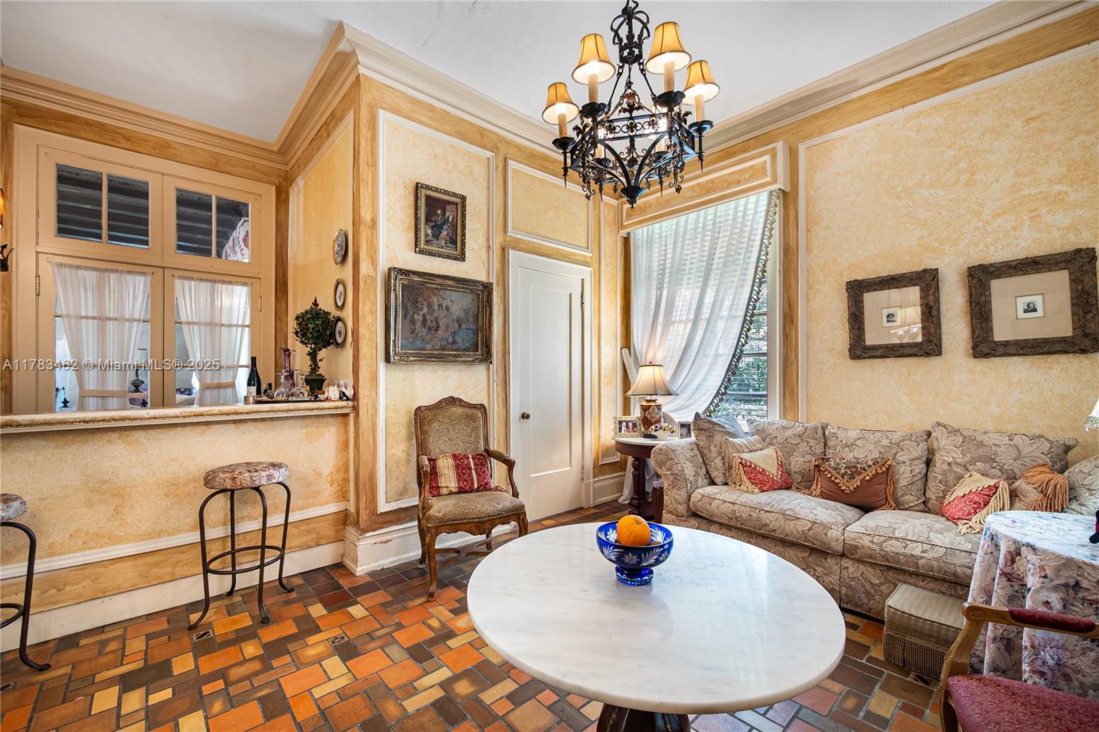 BISCAYNE HEIGHTS - Residential