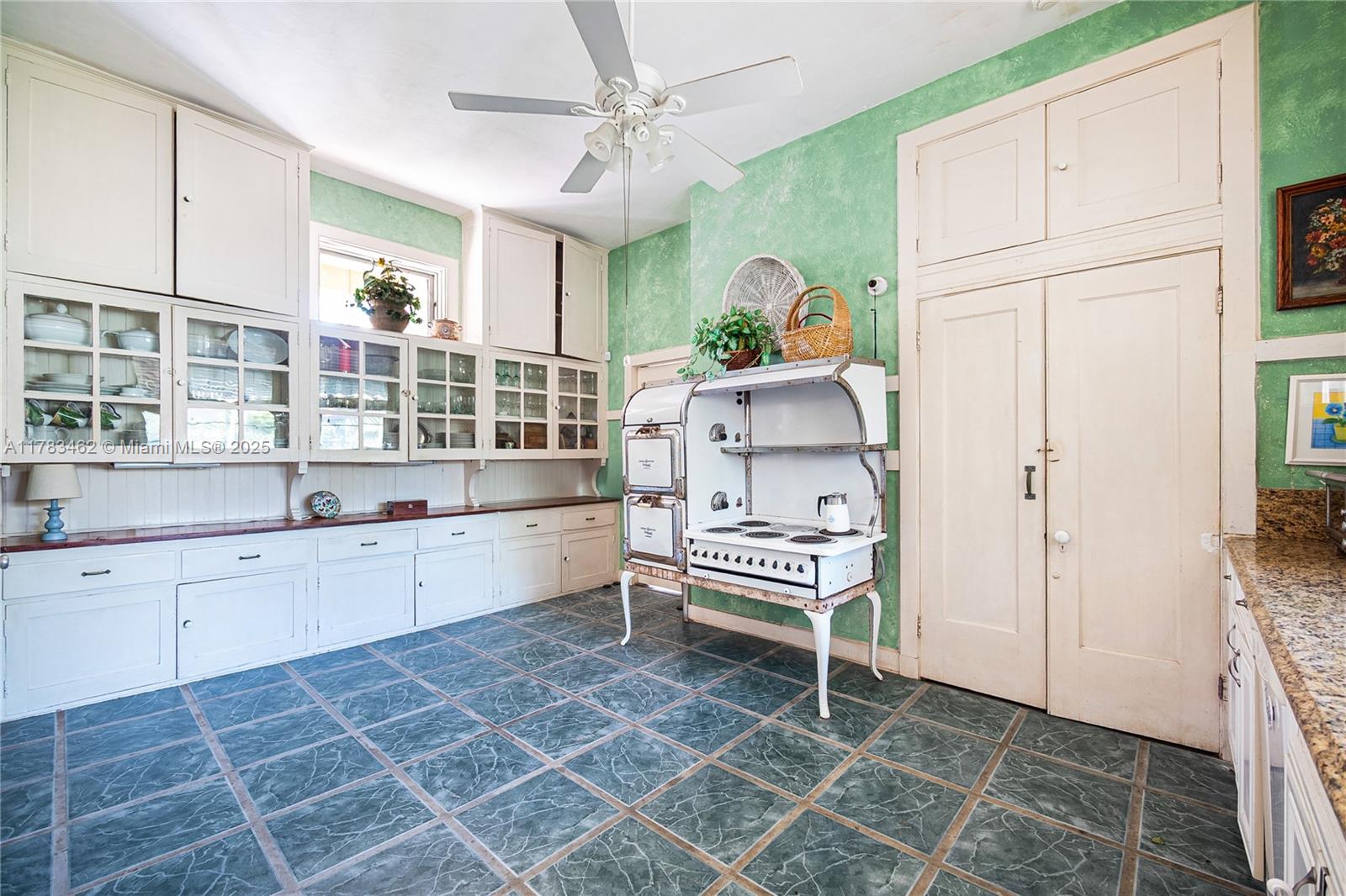 BISCAYNE HEIGHTS - Residential