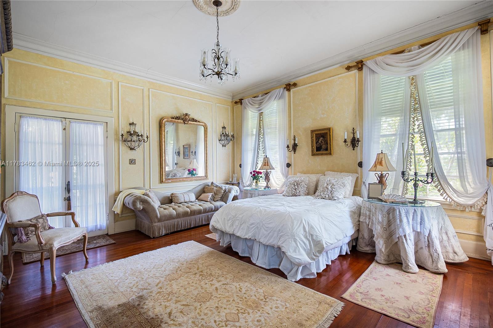 BISCAYNE HEIGHTS - Residential