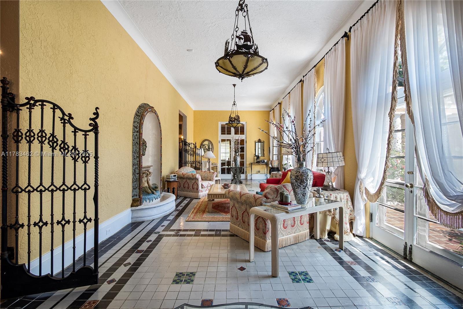 BISCAYNE HEIGHTS - Residential