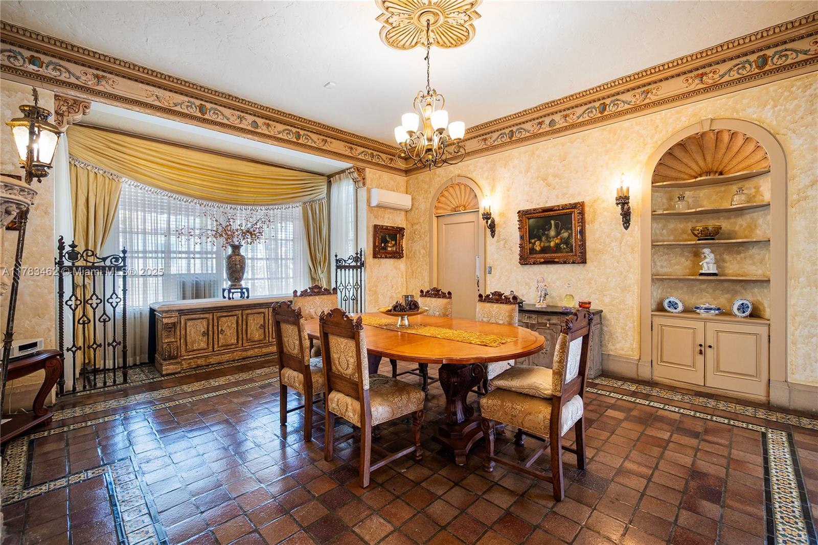 BISCAYNE HEIGHTS - Residential