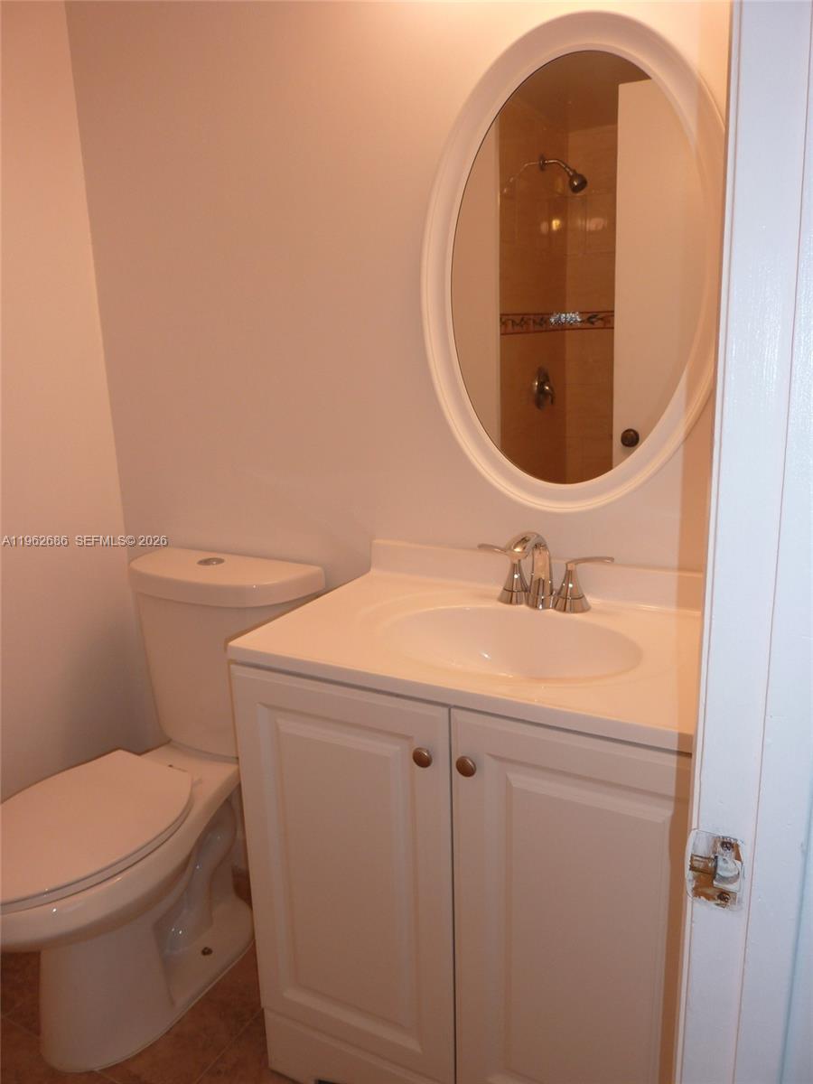 GABLES POINT II CONDO - Residential