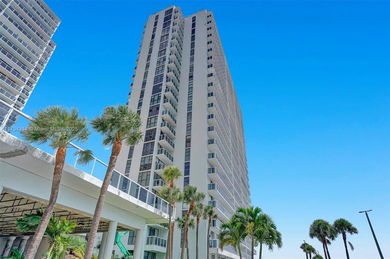 20515 E Country Club Dr 346, Aventura, Miami-Dade County, Florida - 2 Bedrooms  
2 Bathrooms - 